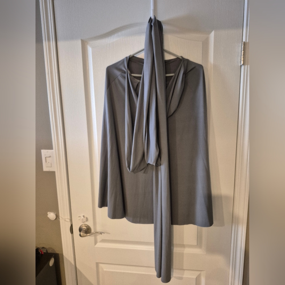 Elegant Gray Long-Sleeve Top